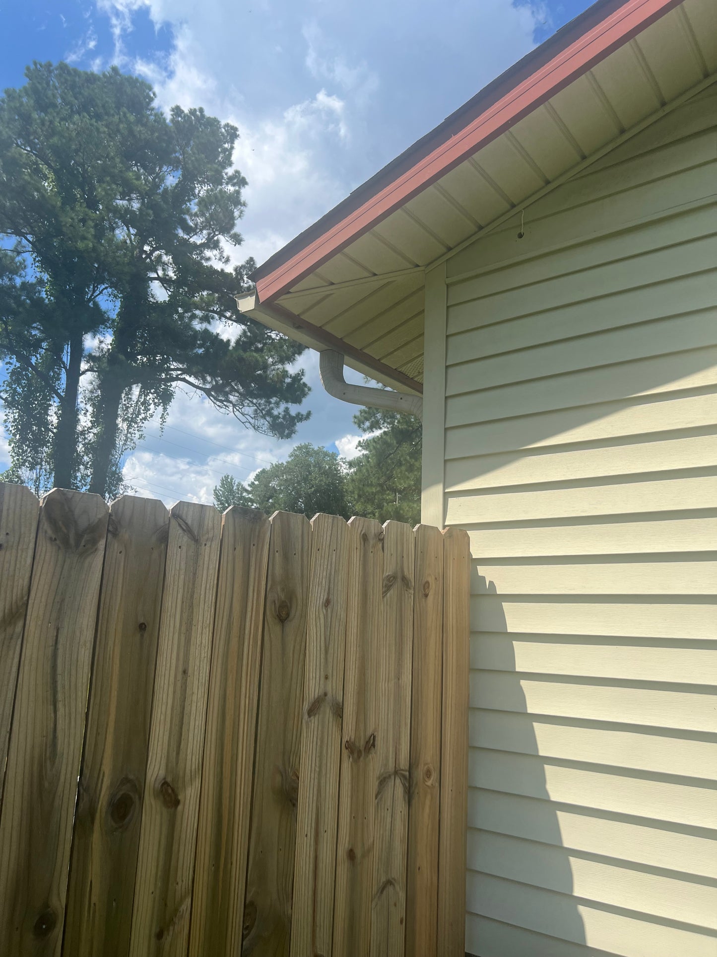 Ref 14073 4+2 Brick Home Fenced Yard w/ DB Carport
