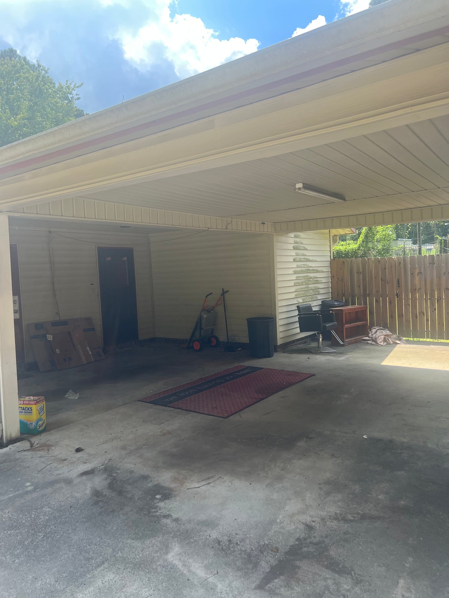 Ref 14073 4+2 Brick Home Fenced Yard w/ DB Carport